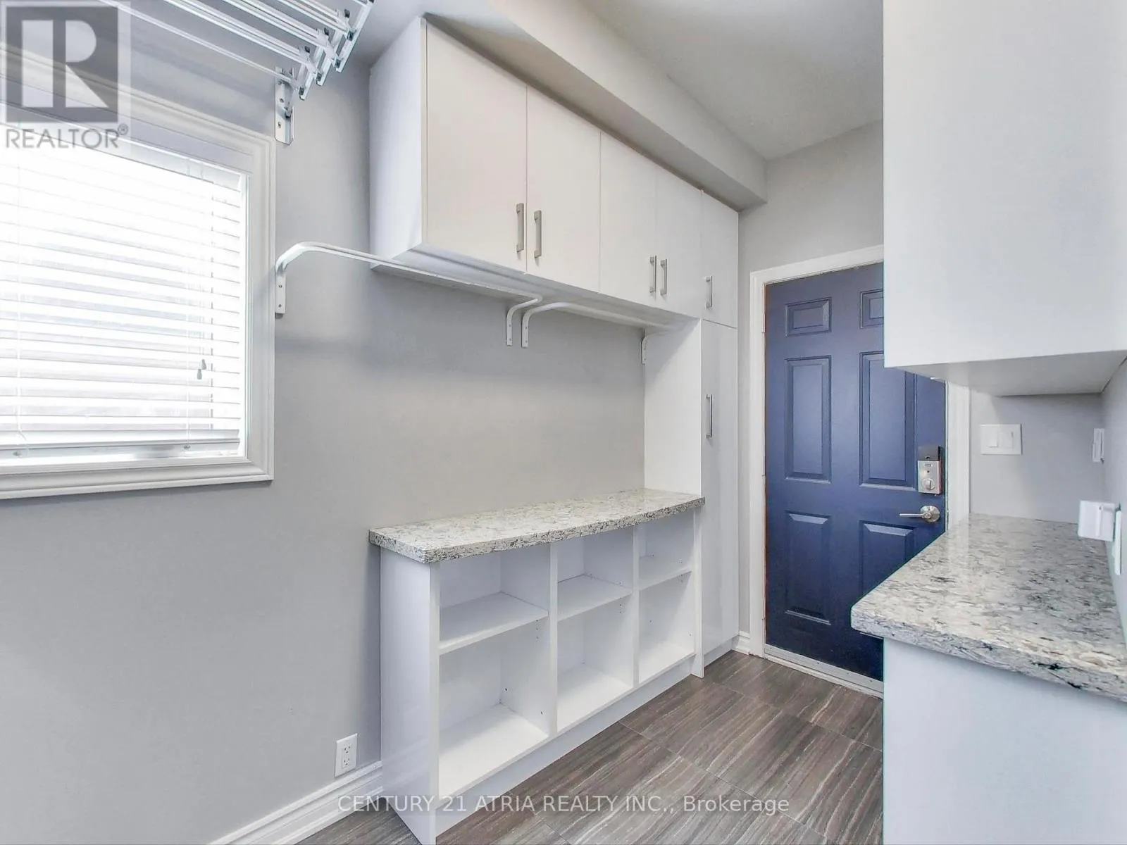 2 WHALEN COURT