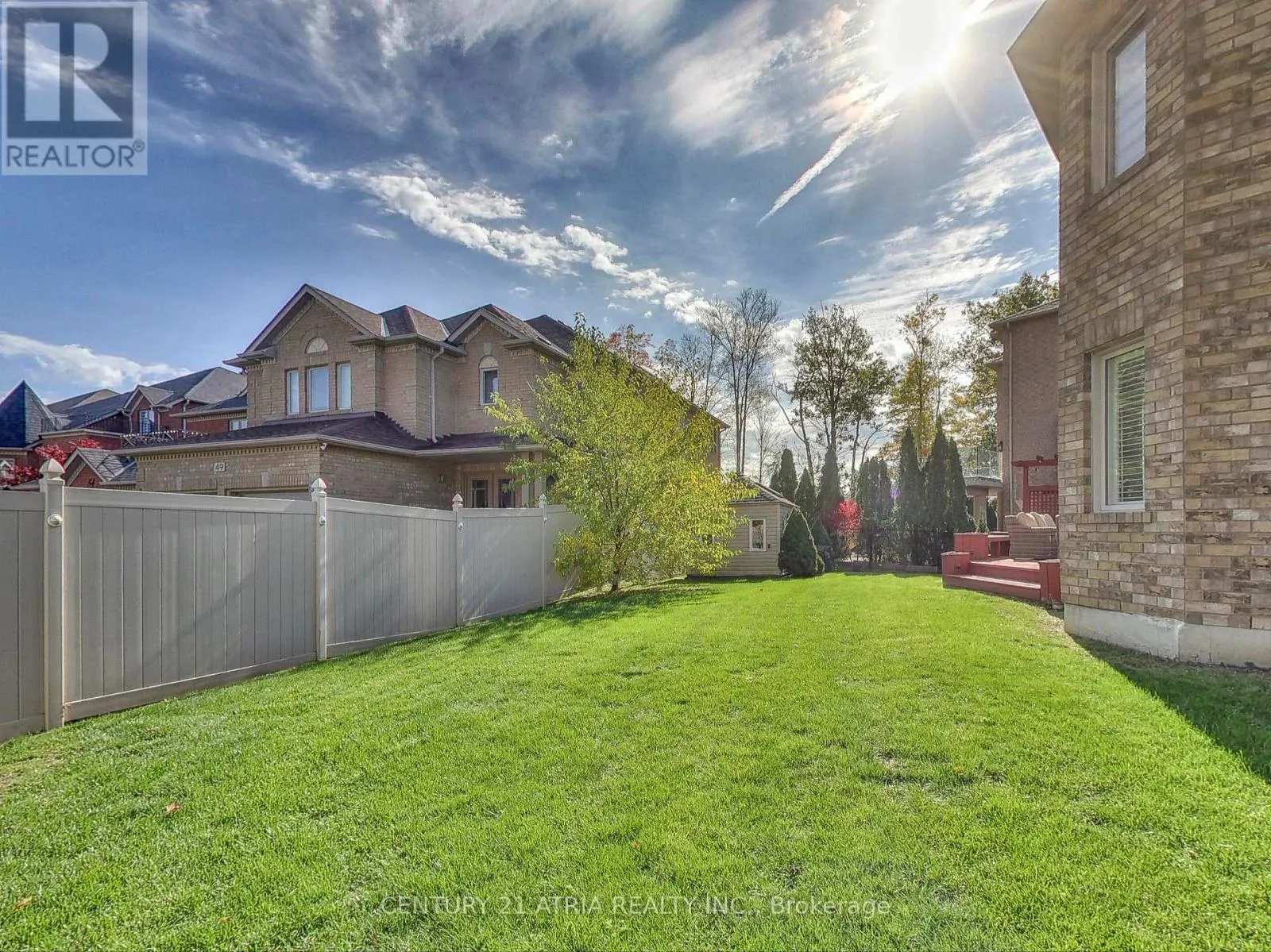 2 WHALEN COURT