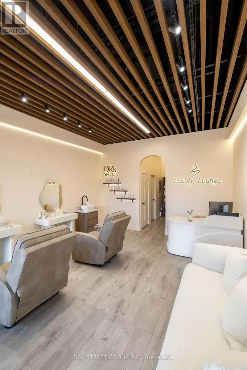 6 - 7181 YONGE STREET