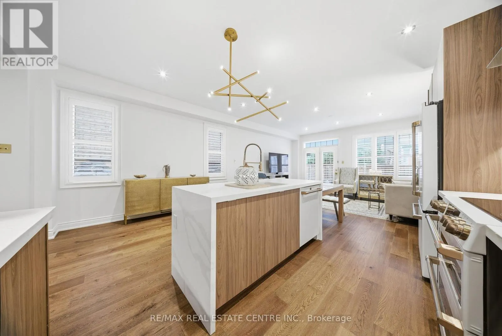 8 BRISTLEWOOD CRESCENT