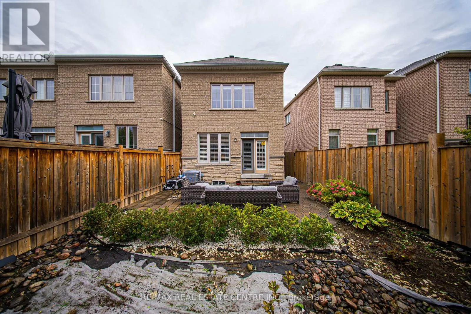 8 BRISTLEWOOD CRESCENT