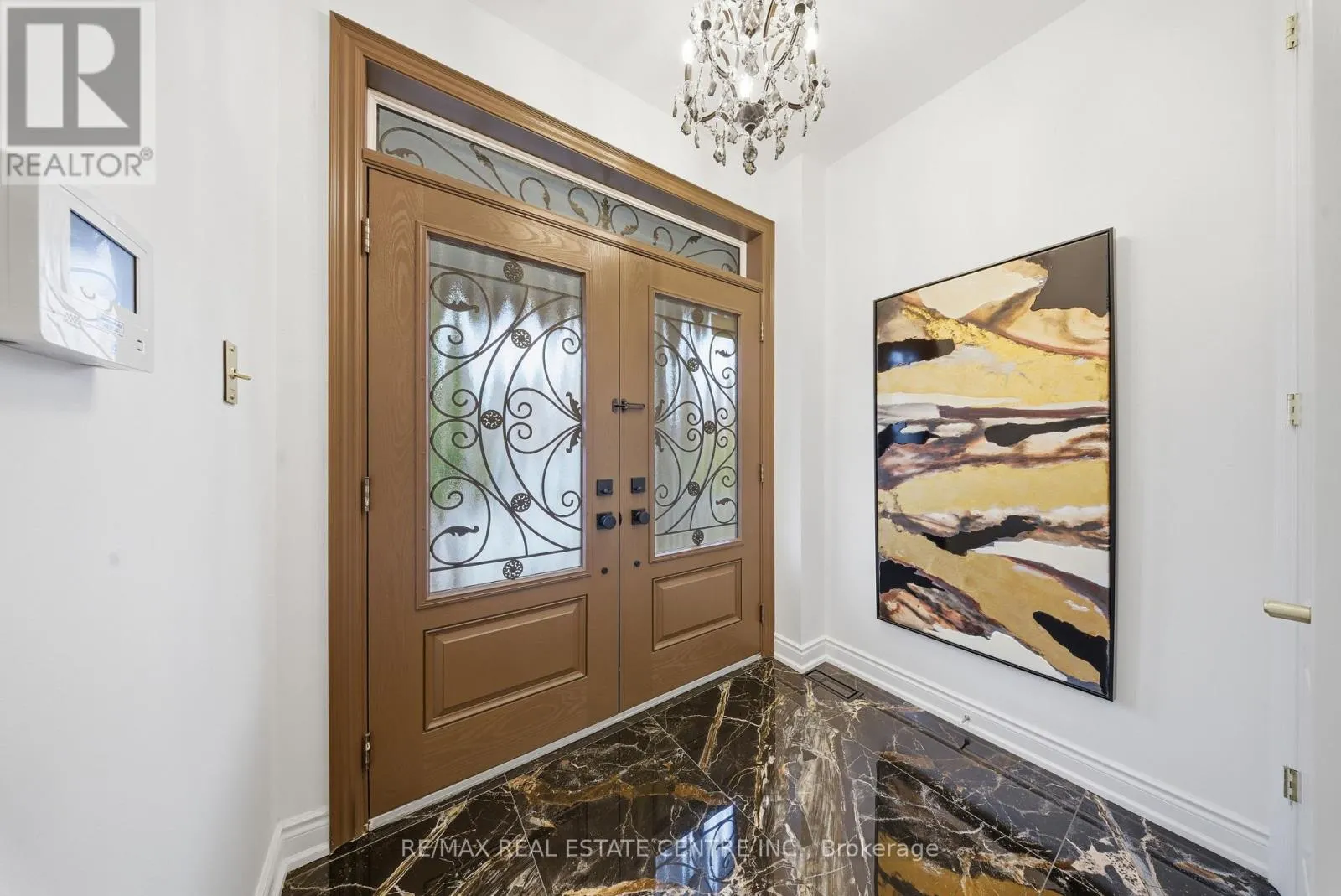 8 BRISTLEWOOD CRESCENT