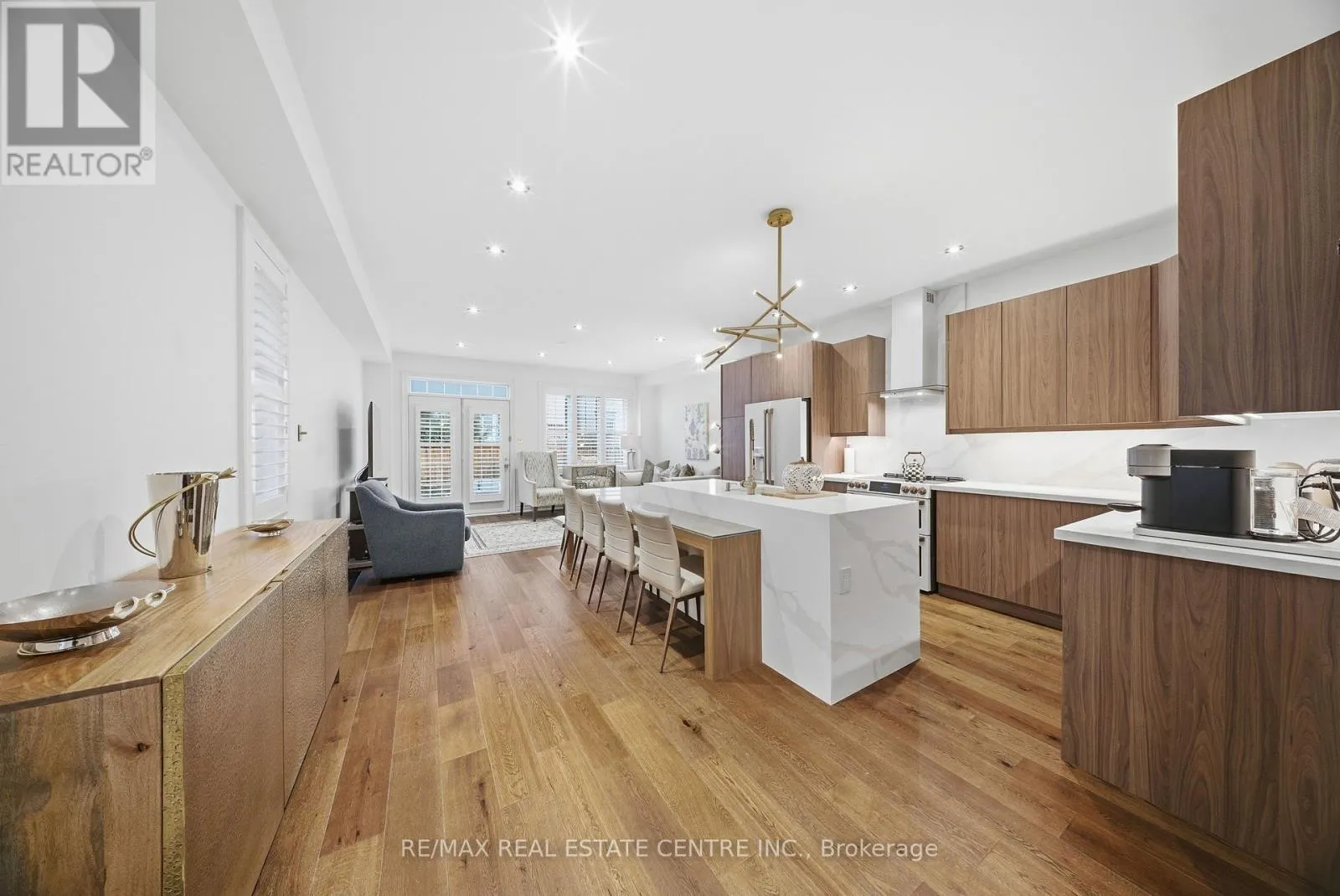 8 BRISTLEWOOD CRESCENT