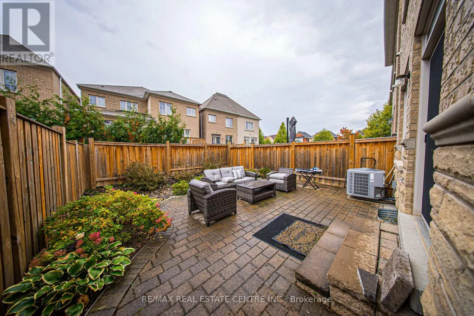 8 BRISTLEWOOD CRESCENT
