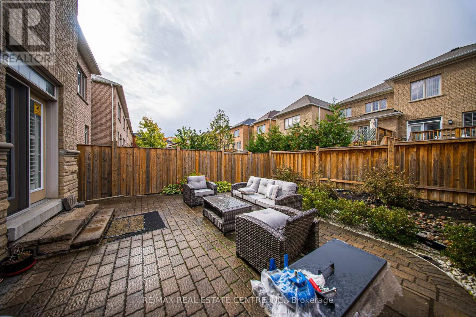 8 BRISTLEWOOD CRESCENT