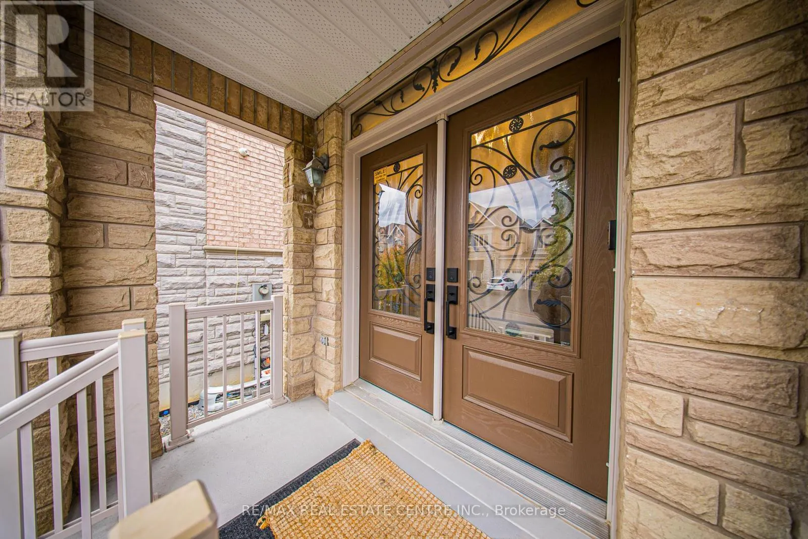 8 BRISTLEWOOD CRESCENT