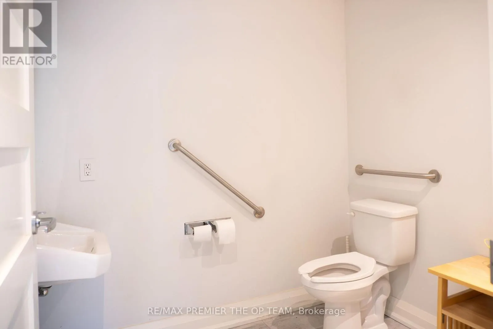 #1 FULL - 2900 LANGSTAFF ROAD