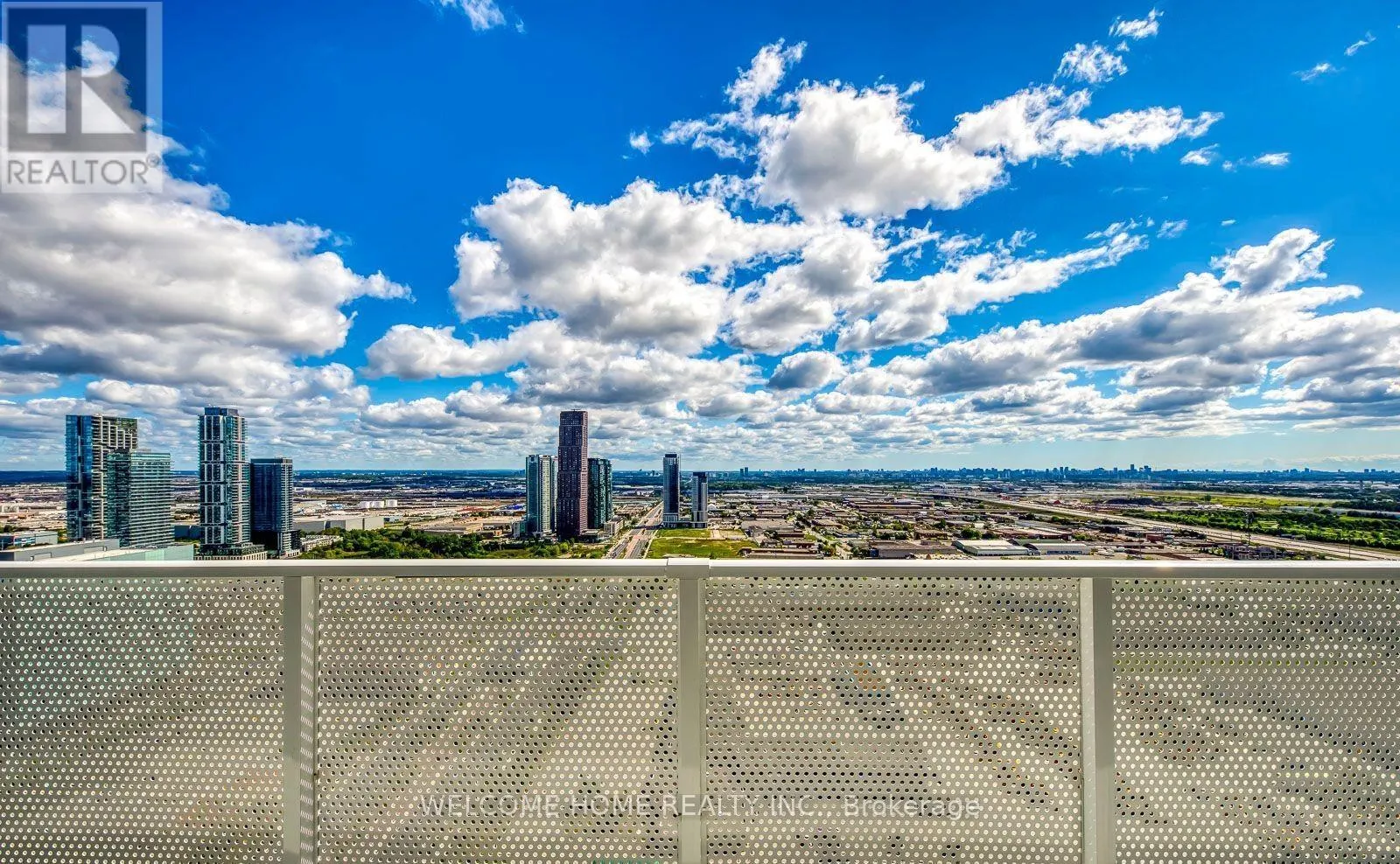 2706 - 28 INTERCHANGE WAY