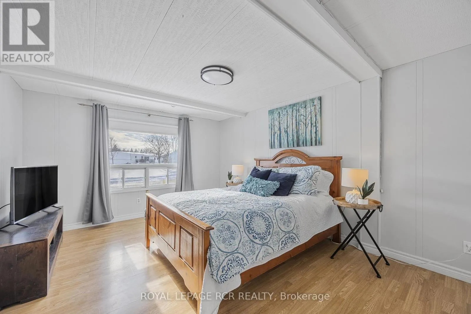 4 LINDEN LANE
