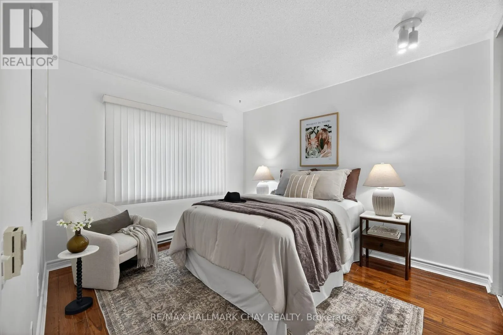 40 - 77 MILL STREET E