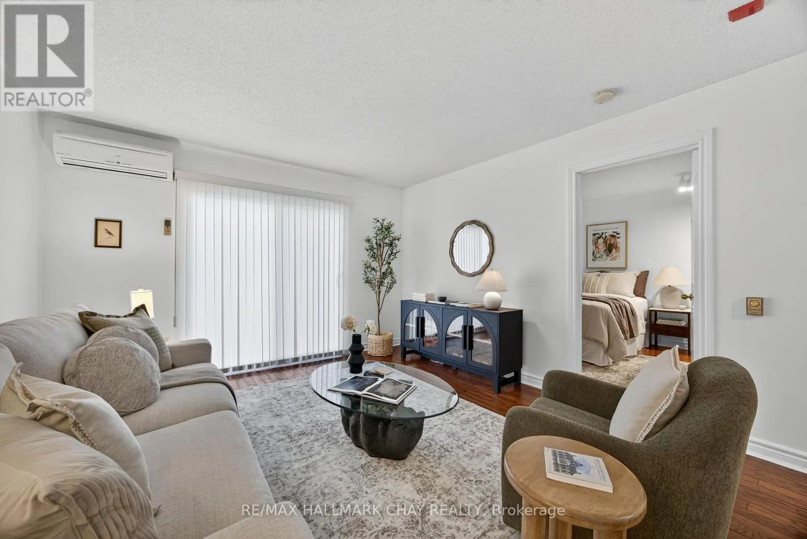 40 - 77 MILL STREET E