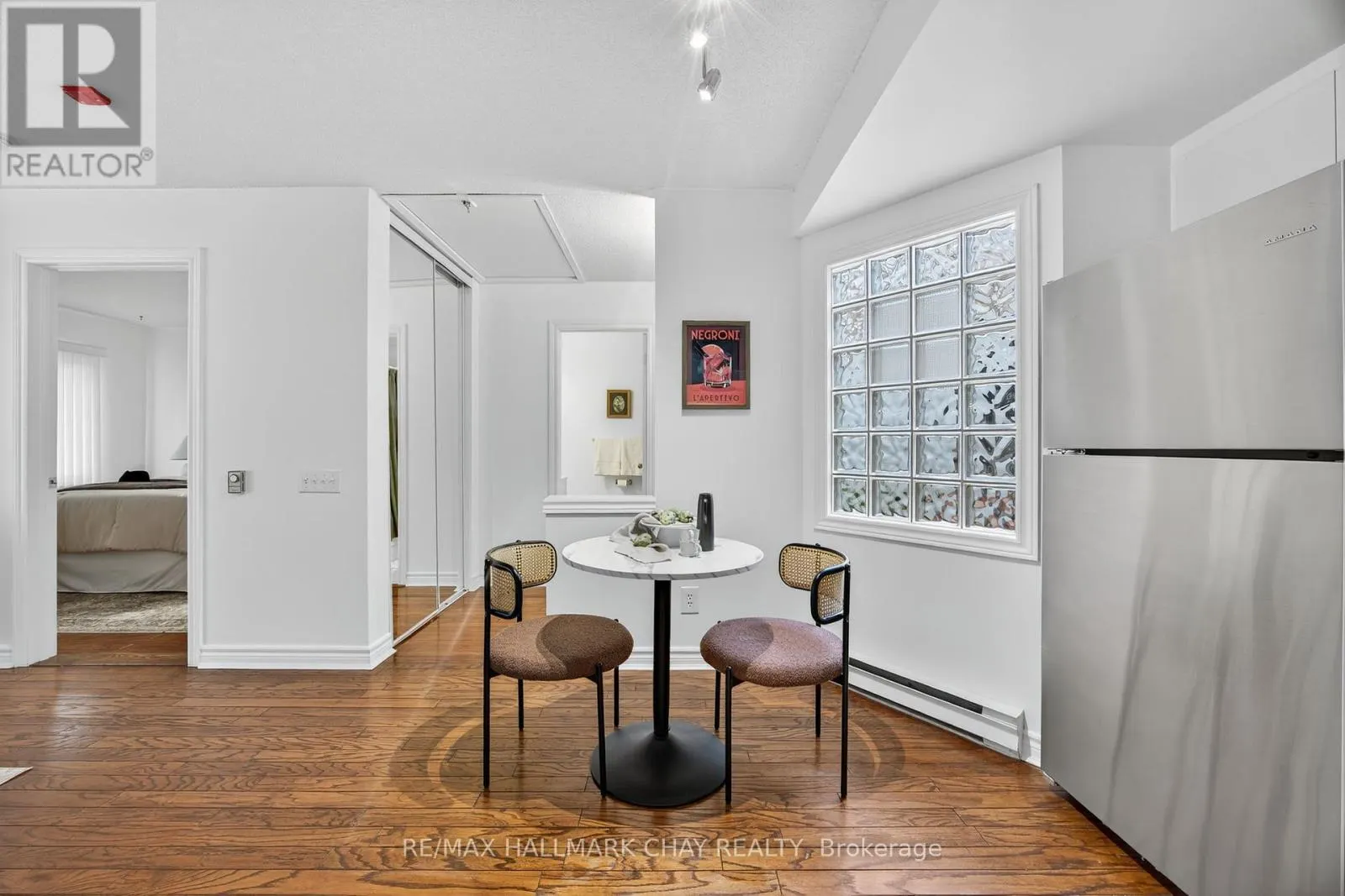 40 - 77 MILL STREET E