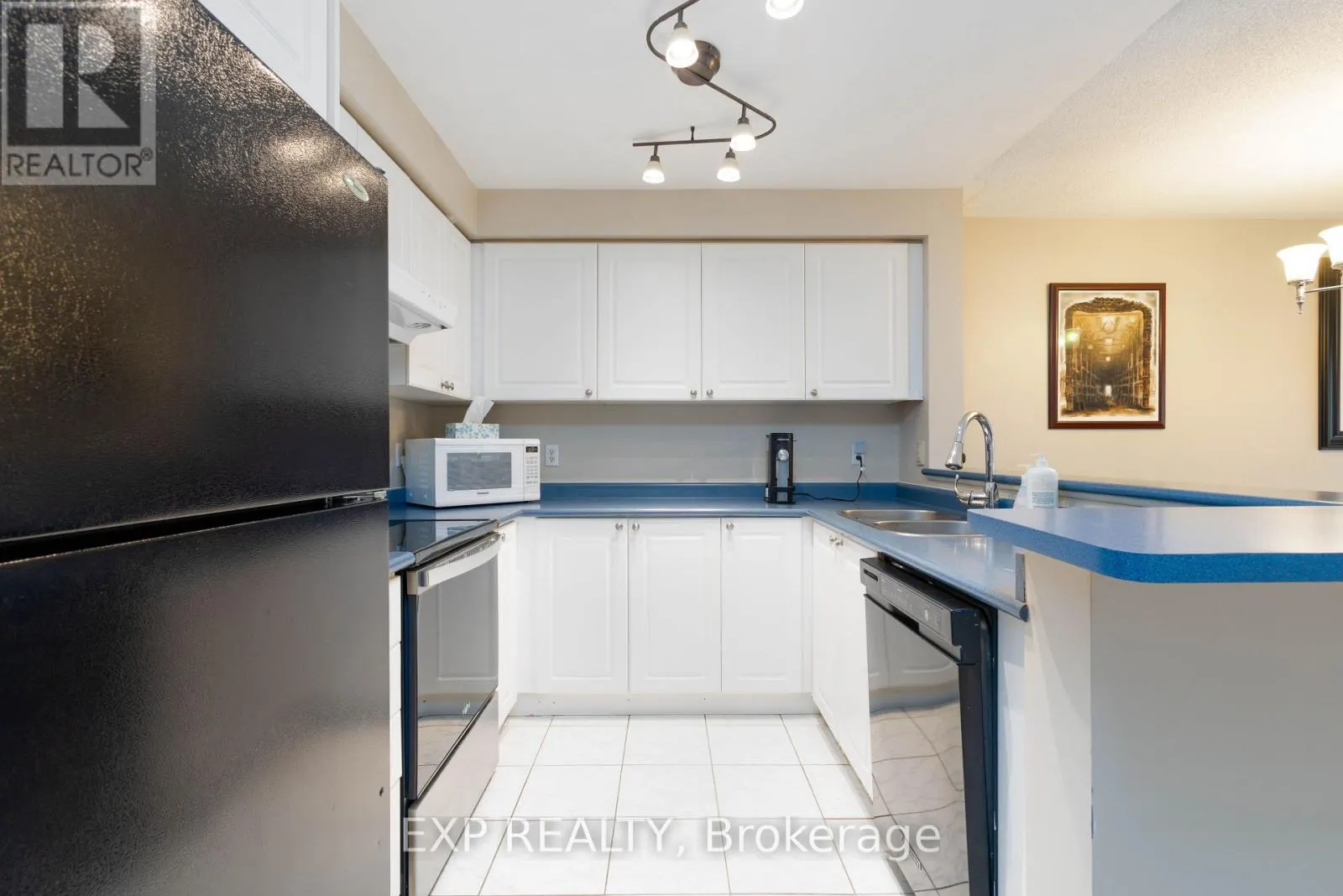 537 HEDDLE CRESCENT