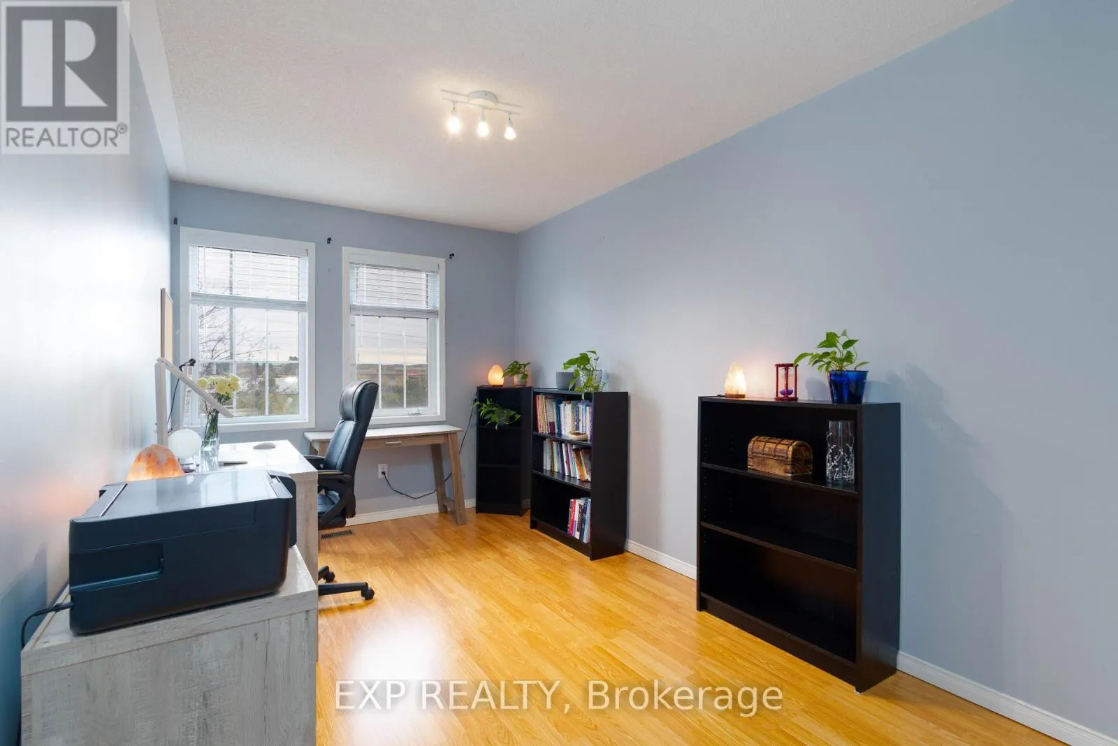 537 HEDDLE CRESCENT