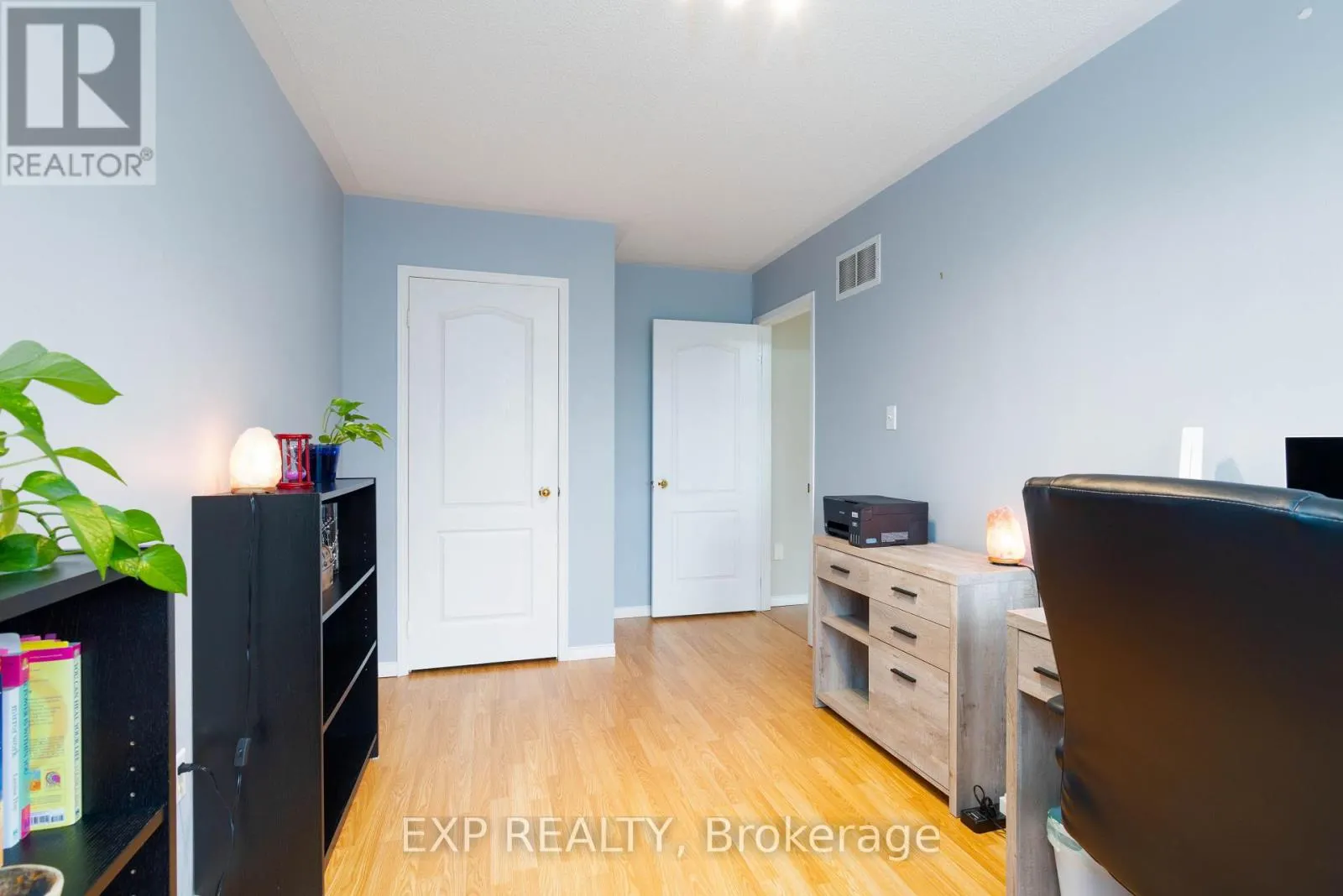 537 HEDDLE CRESCENT
