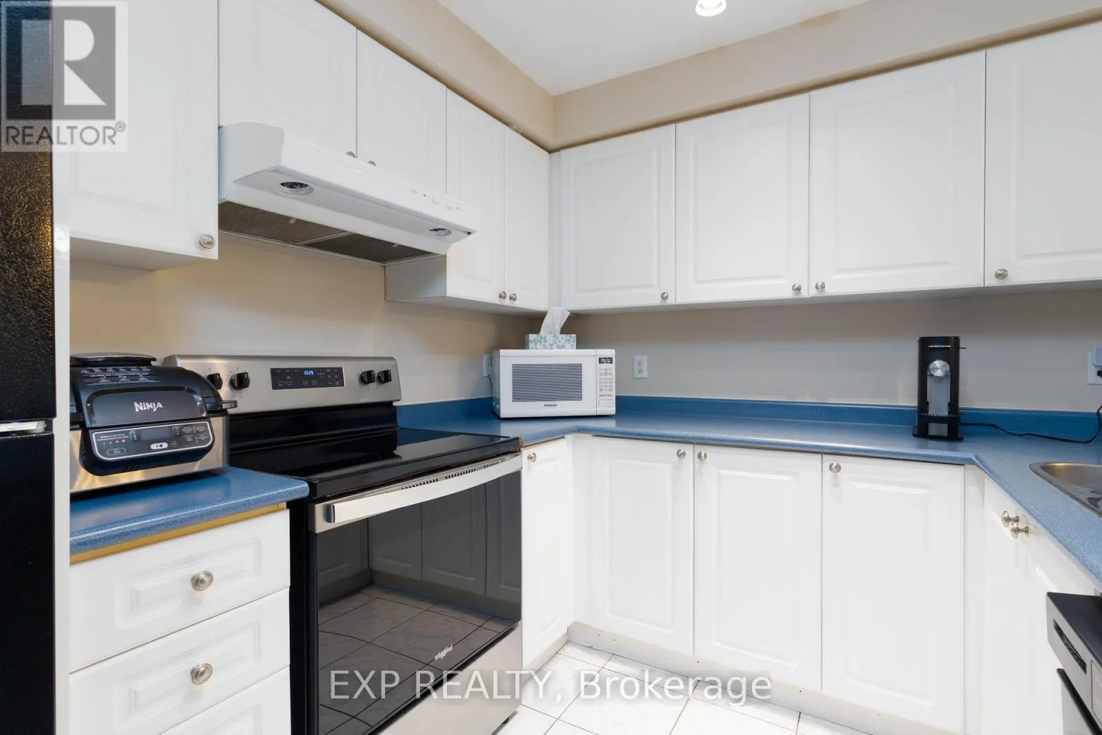 537 HEDDLE CRESCENT