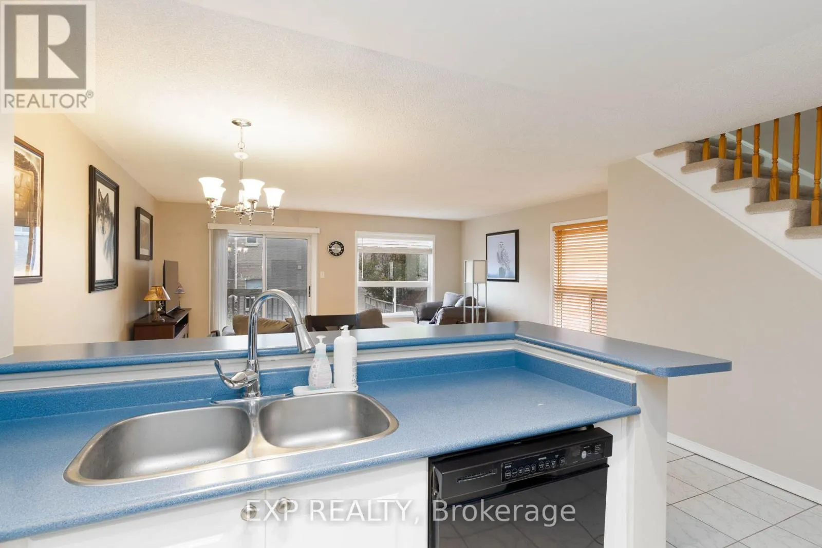 537 HEDDLE CRESCENT