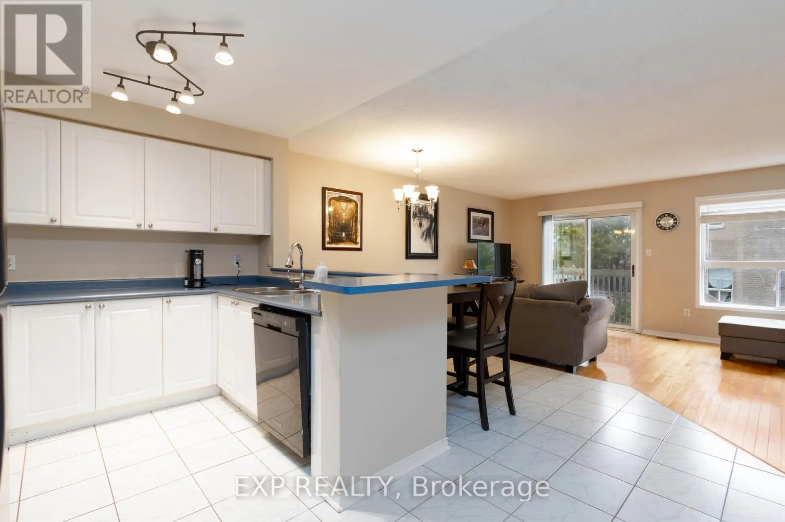 537 HEDDLE CRESCENT