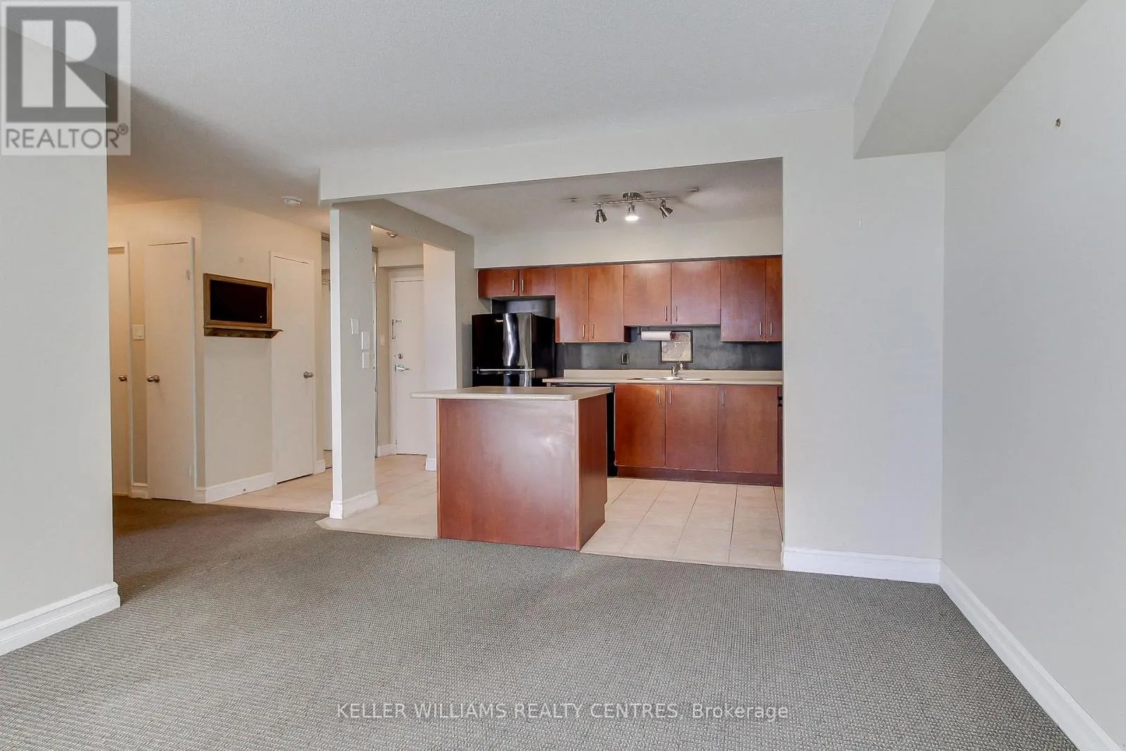 408 - 260 DAVIS DRIVE