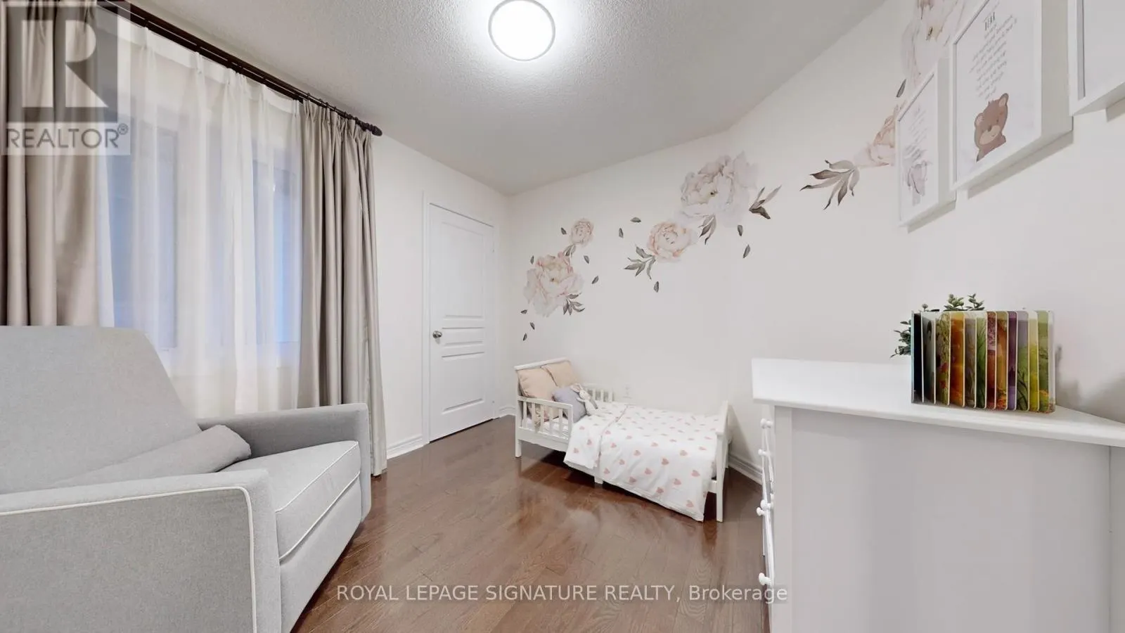 23 FREDERICK STAMM CRESCENT