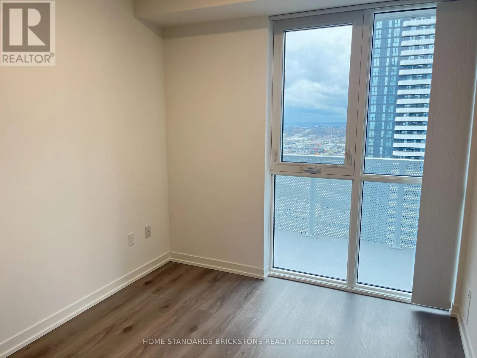 3715 - 28 INTERCHANGE WAY