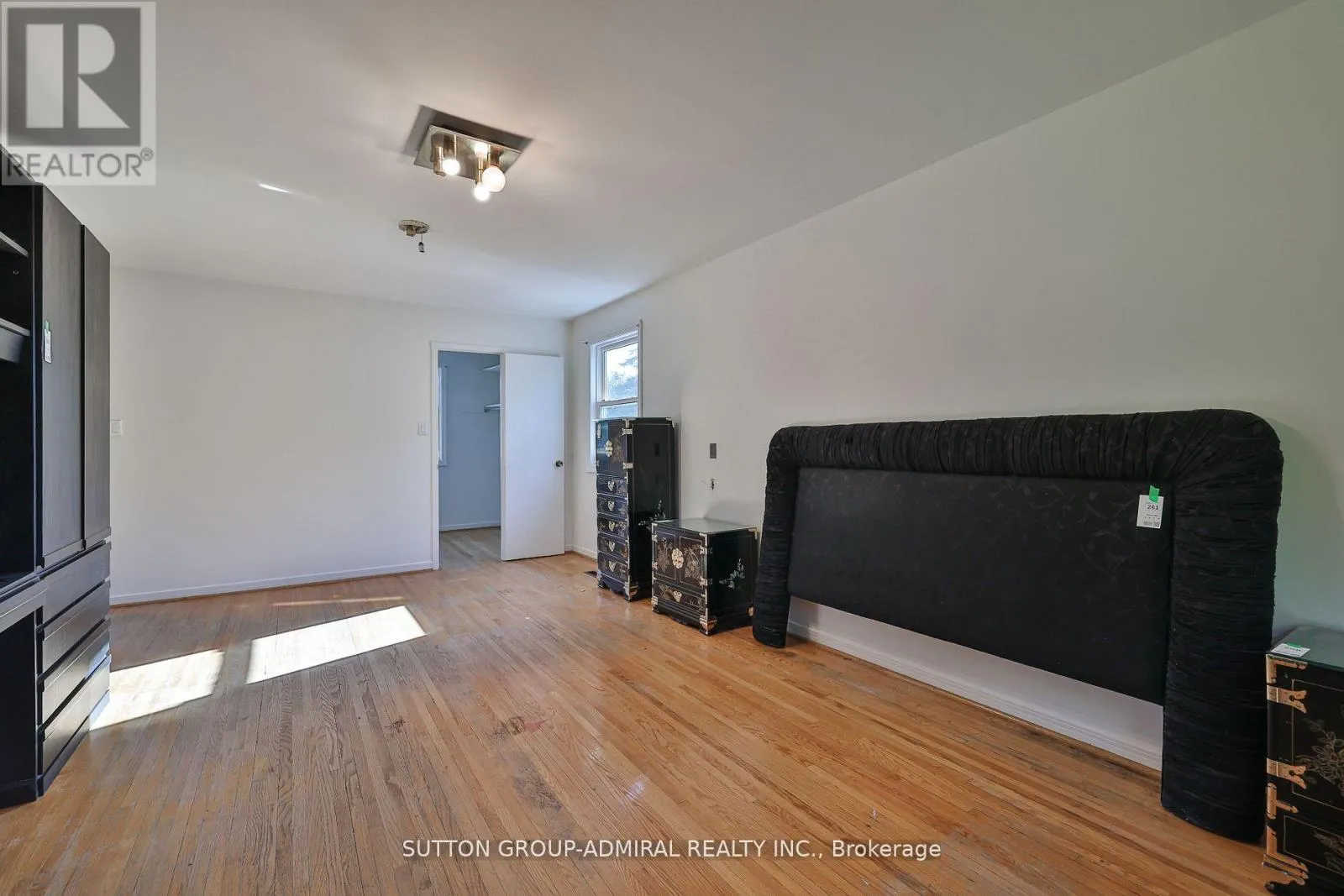 22 COBBLESTONE DRIVE