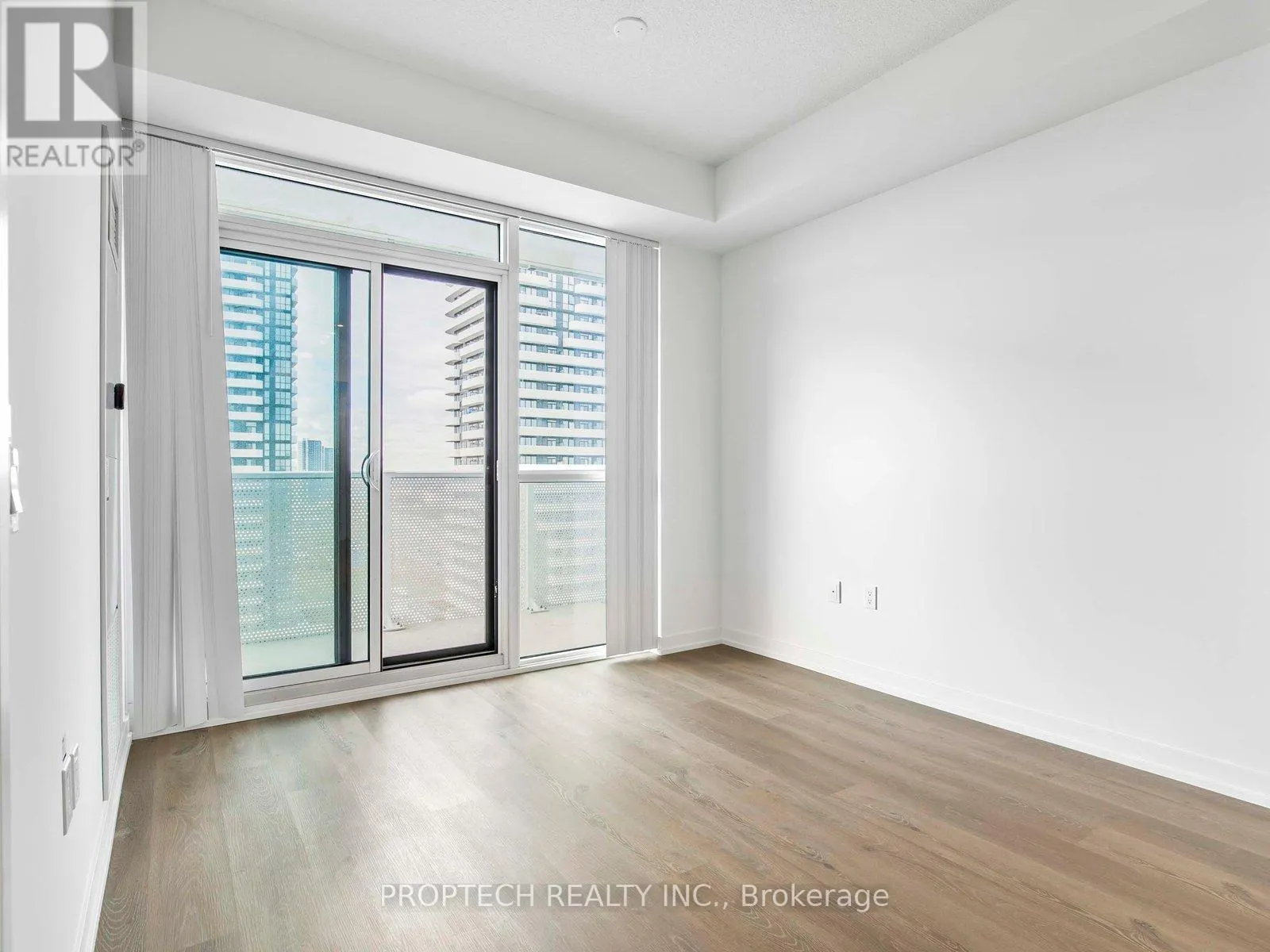28 INTERCHANGE WAY