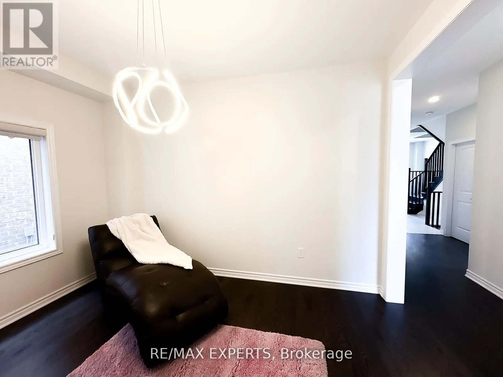 1426 FARROW CRESCENT