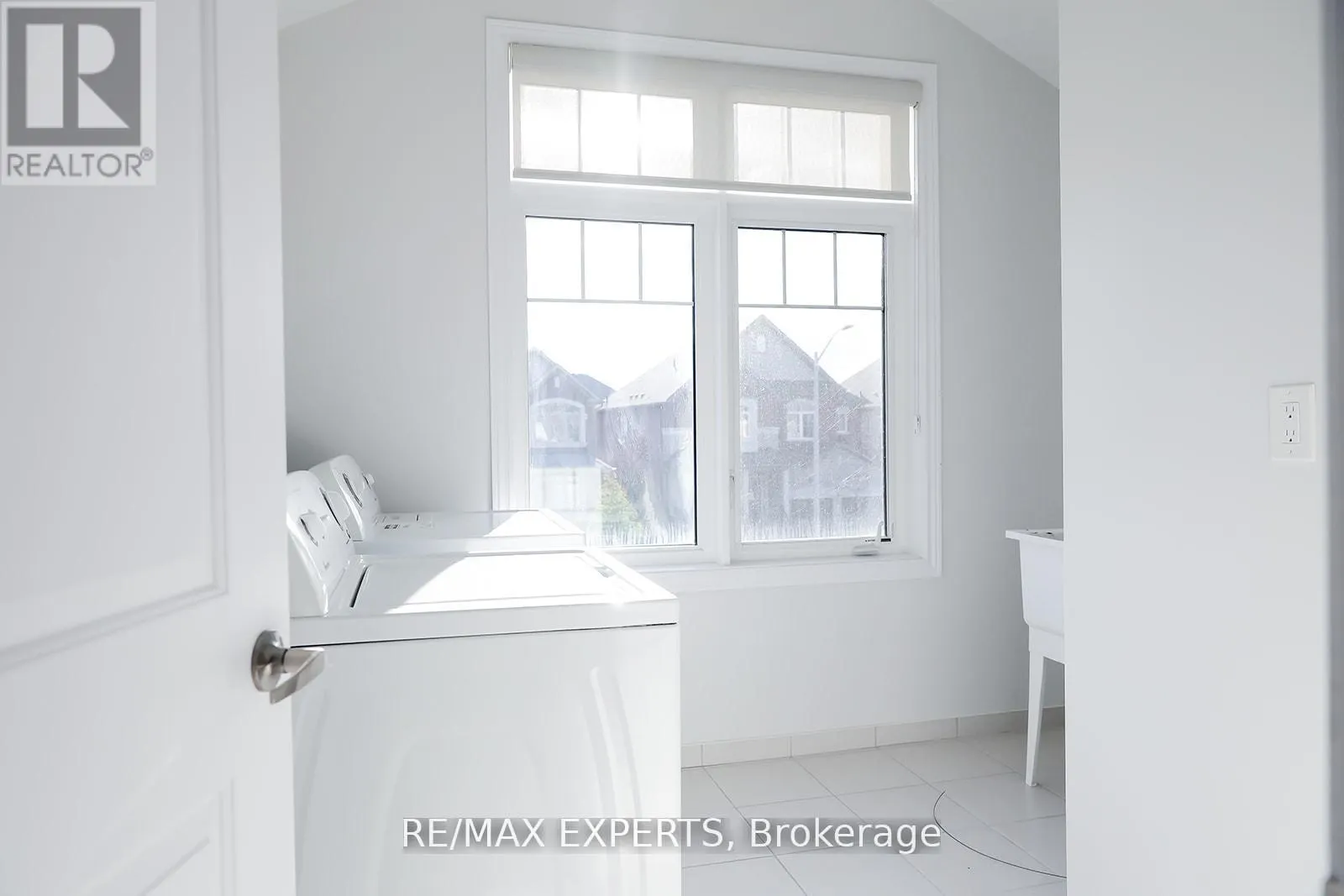 1426 FARROW CRESCENT