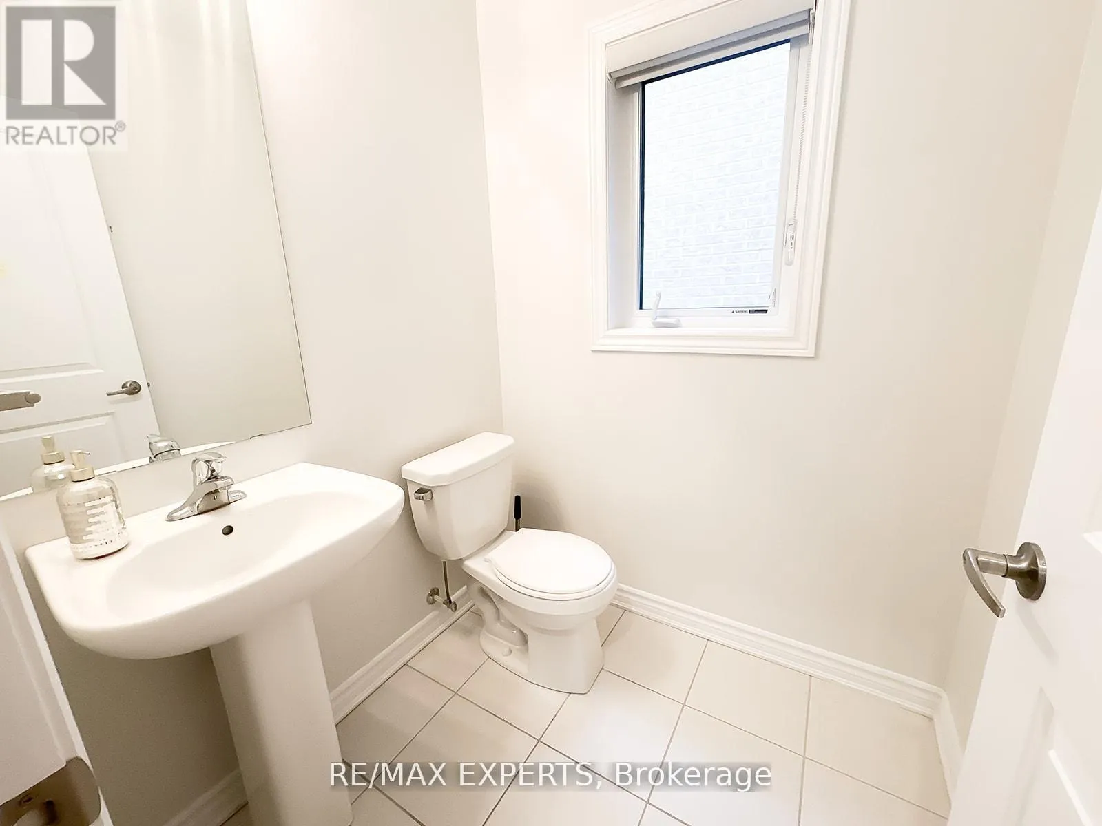 1426 FARROW CRESCENT