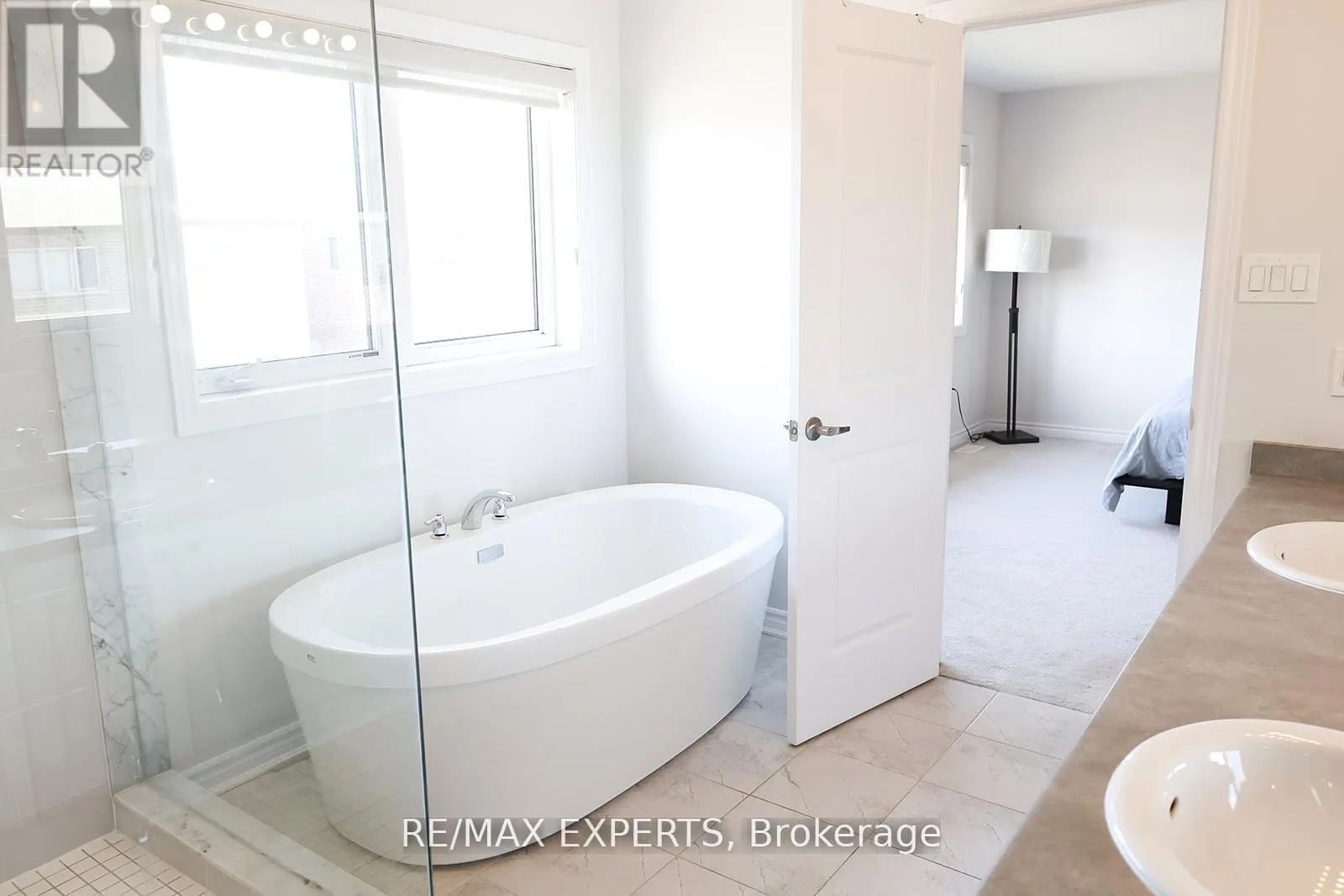 1426 FARROW CRESCENT