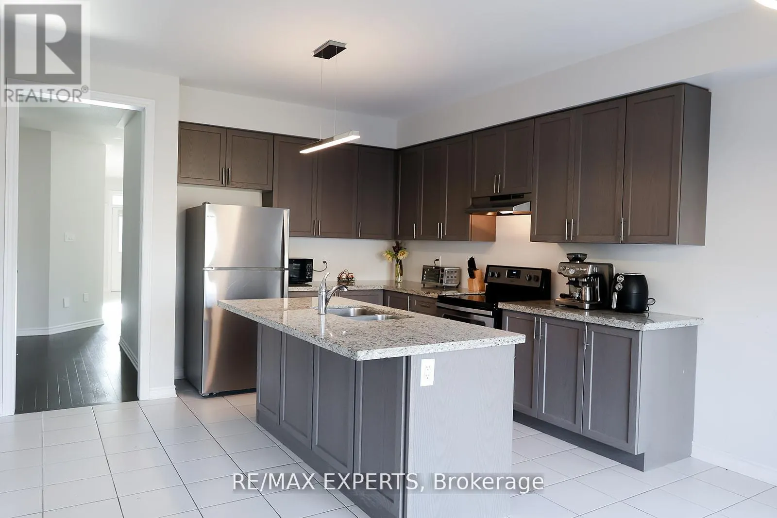 1426 FARROW CRESCENT