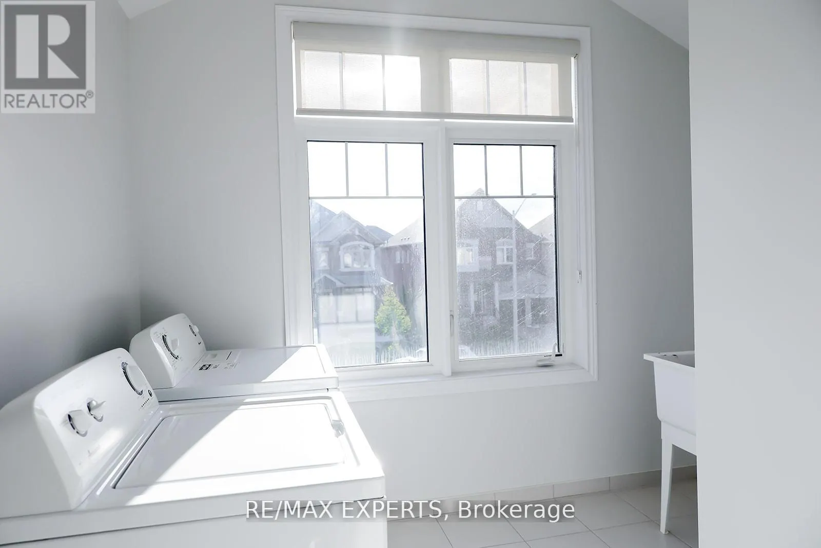 1426 FARROW CRESCENT