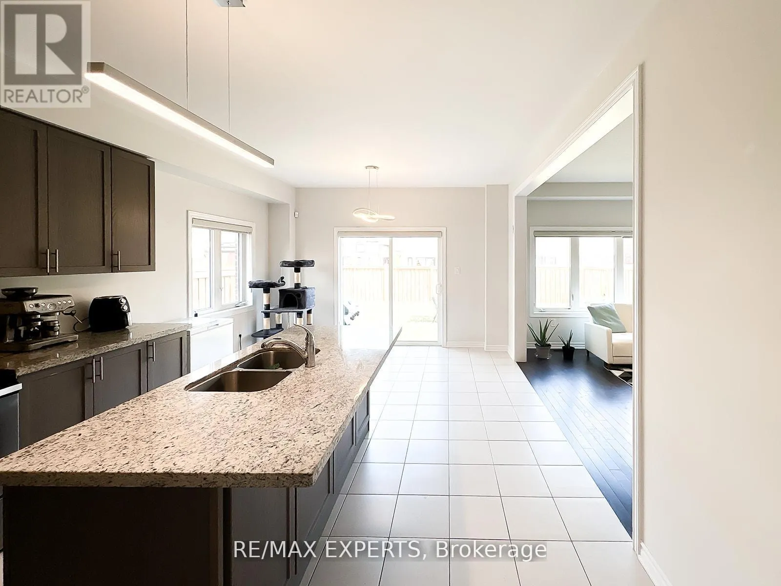 1426 FARROW CRESCENT