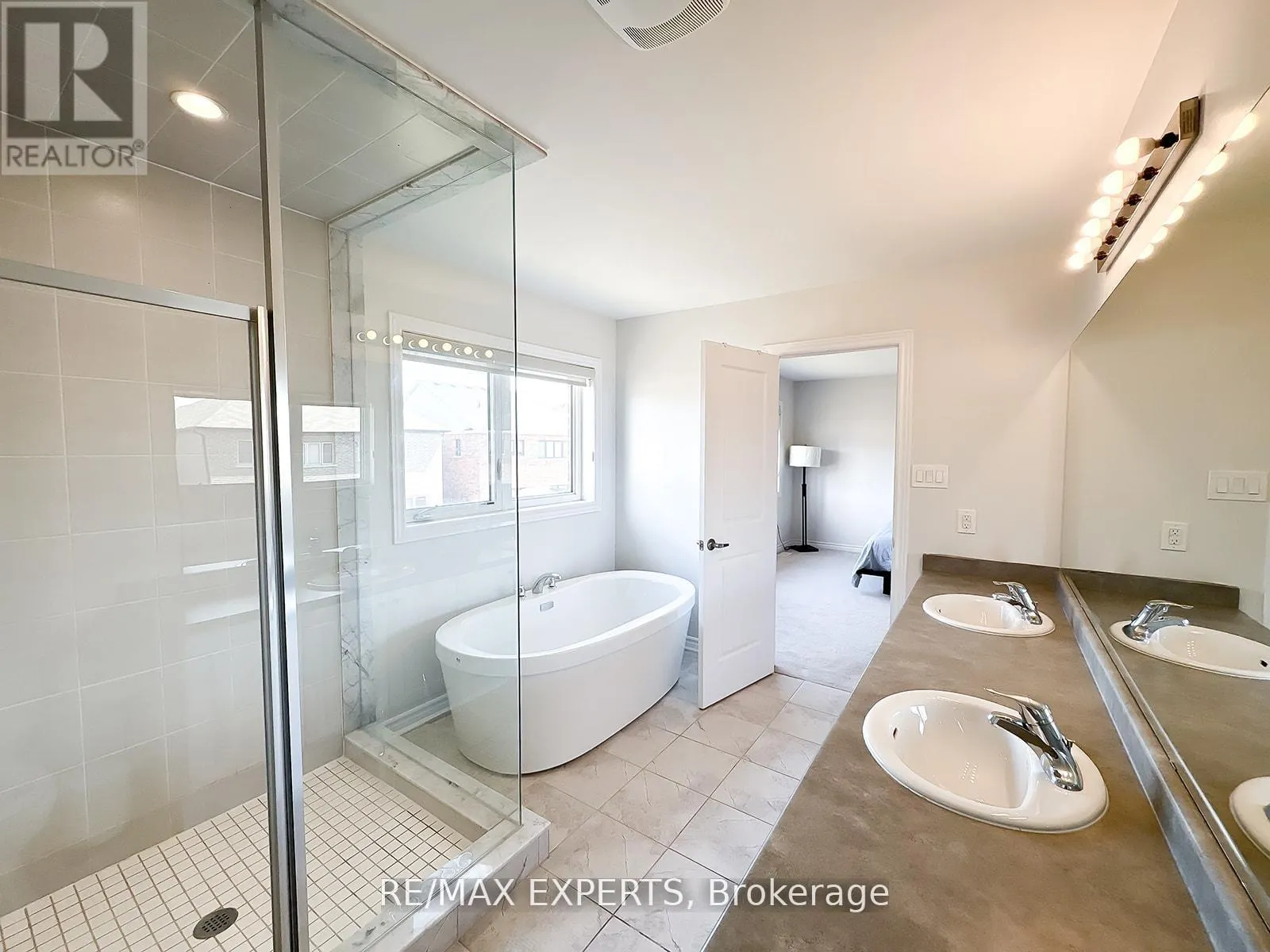 1426 FARROW CRESCENT