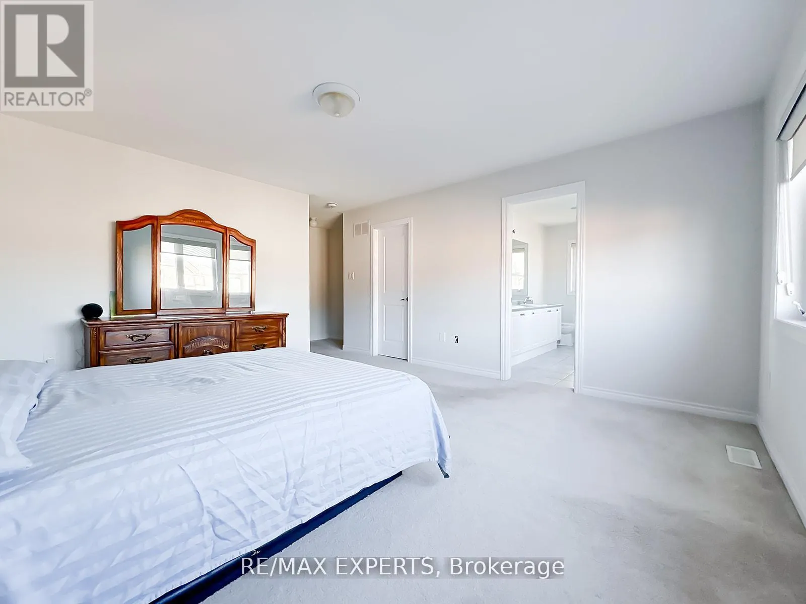 1426 FARROW CRESCENT