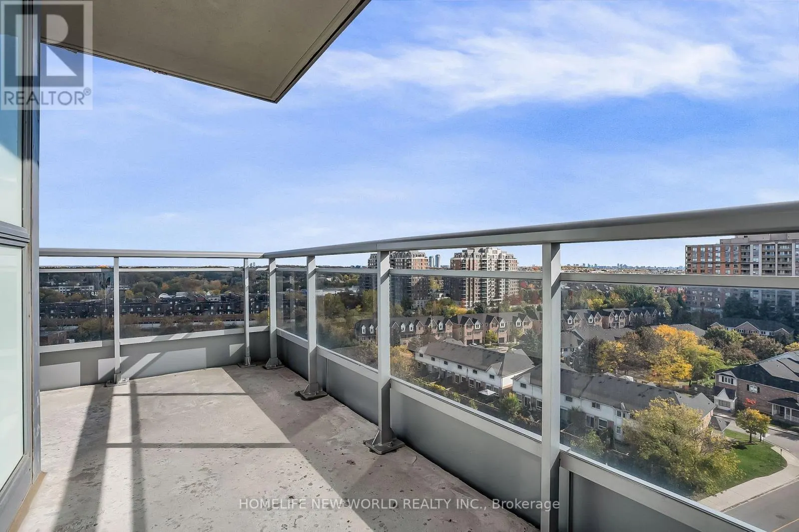 1004 - 9205 YONGE STREET
