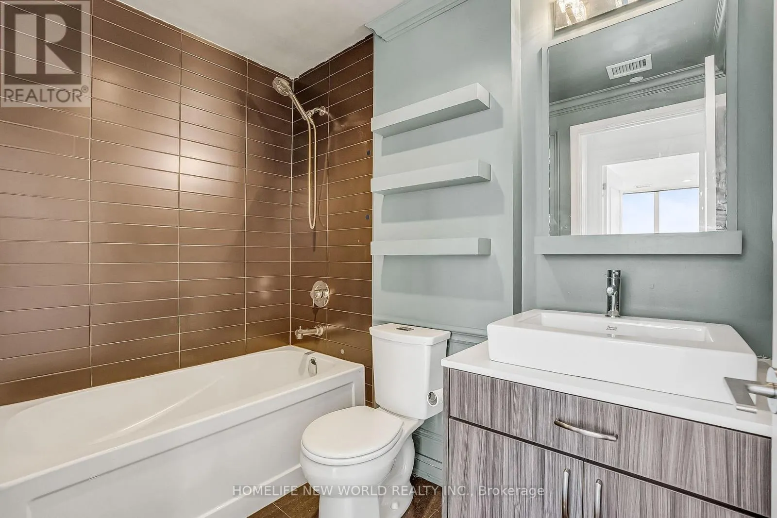 1004 - 9205 YONGE STREET