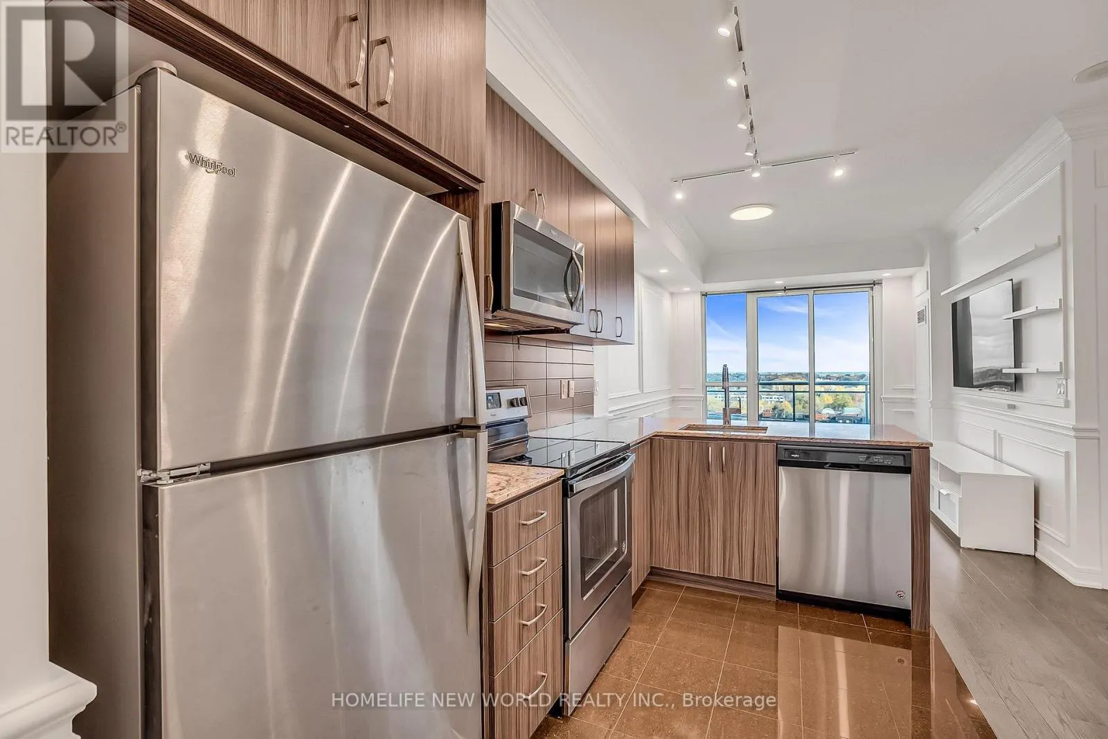 1004 - 9205 YONGE STREET