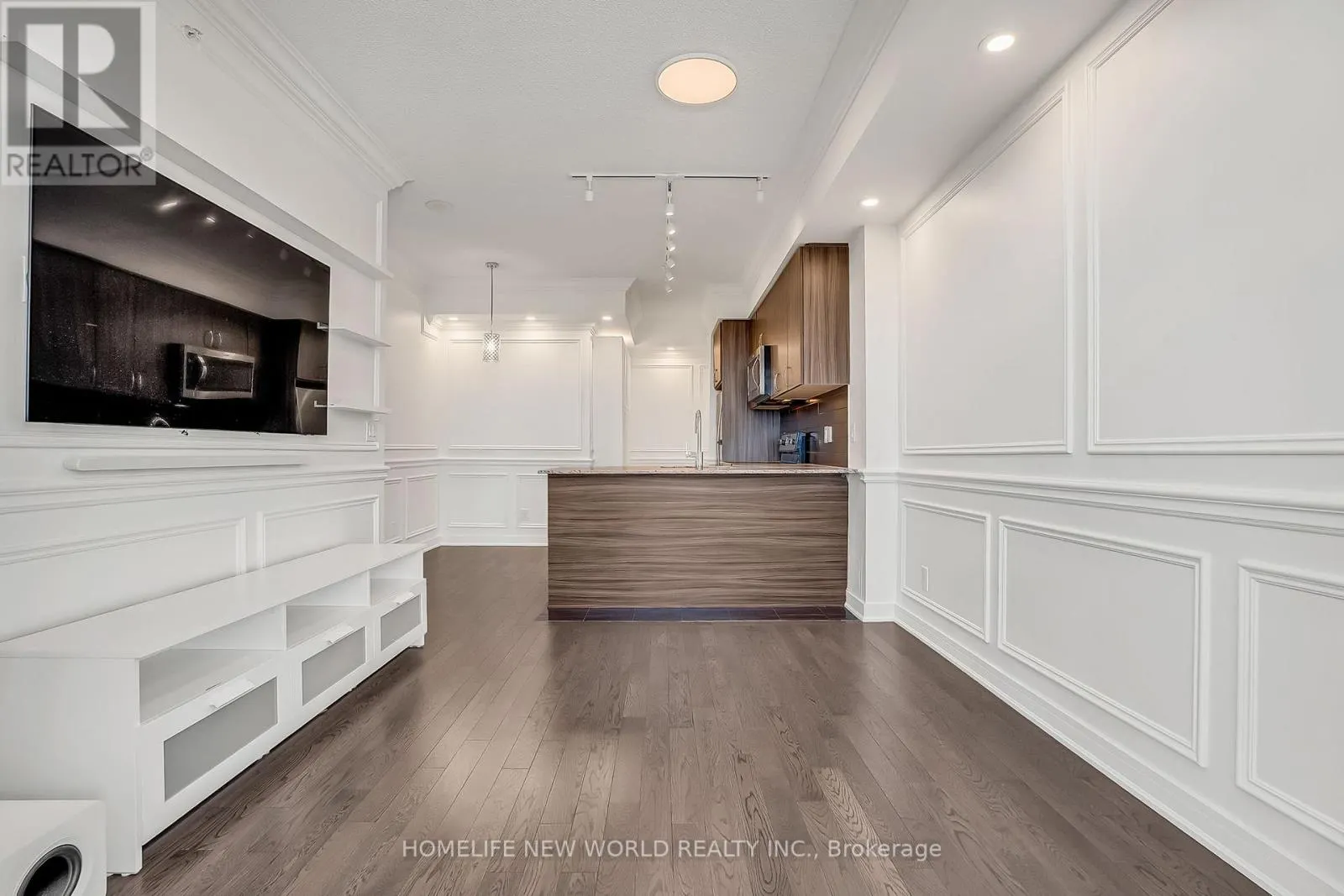 1004 - 9205 YONGE STREET