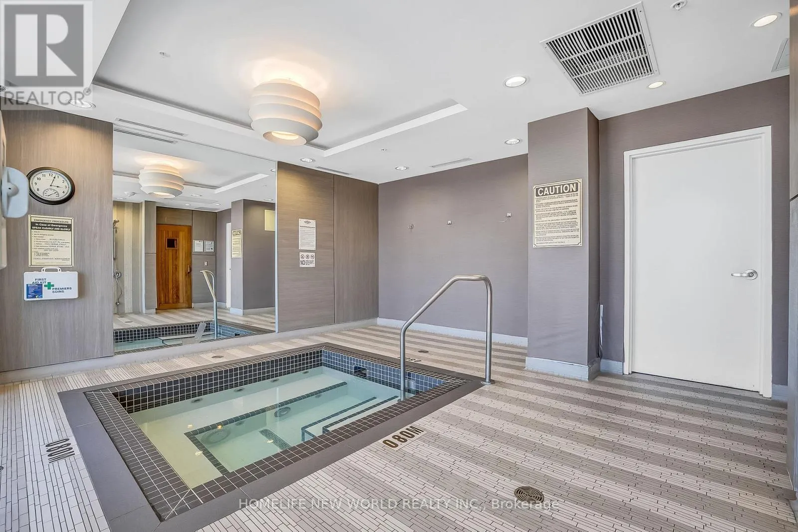 1004 - 9205 YONGE STREET