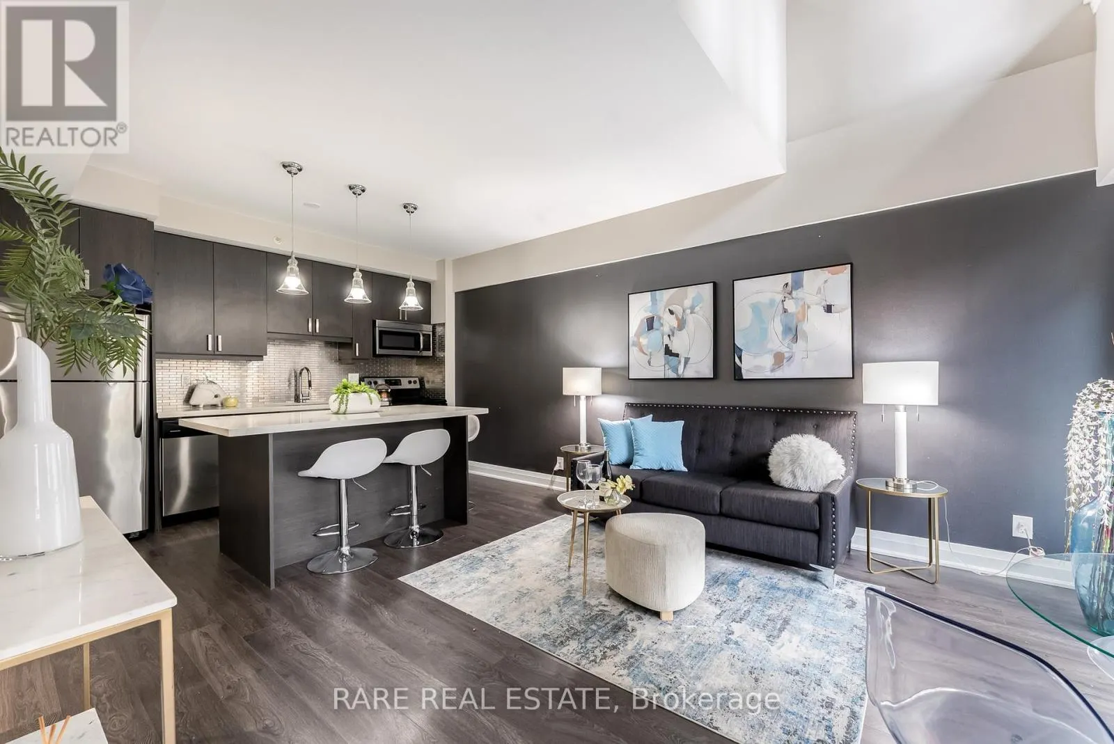 118 - 24 WOODSTREAM BOULEVARD