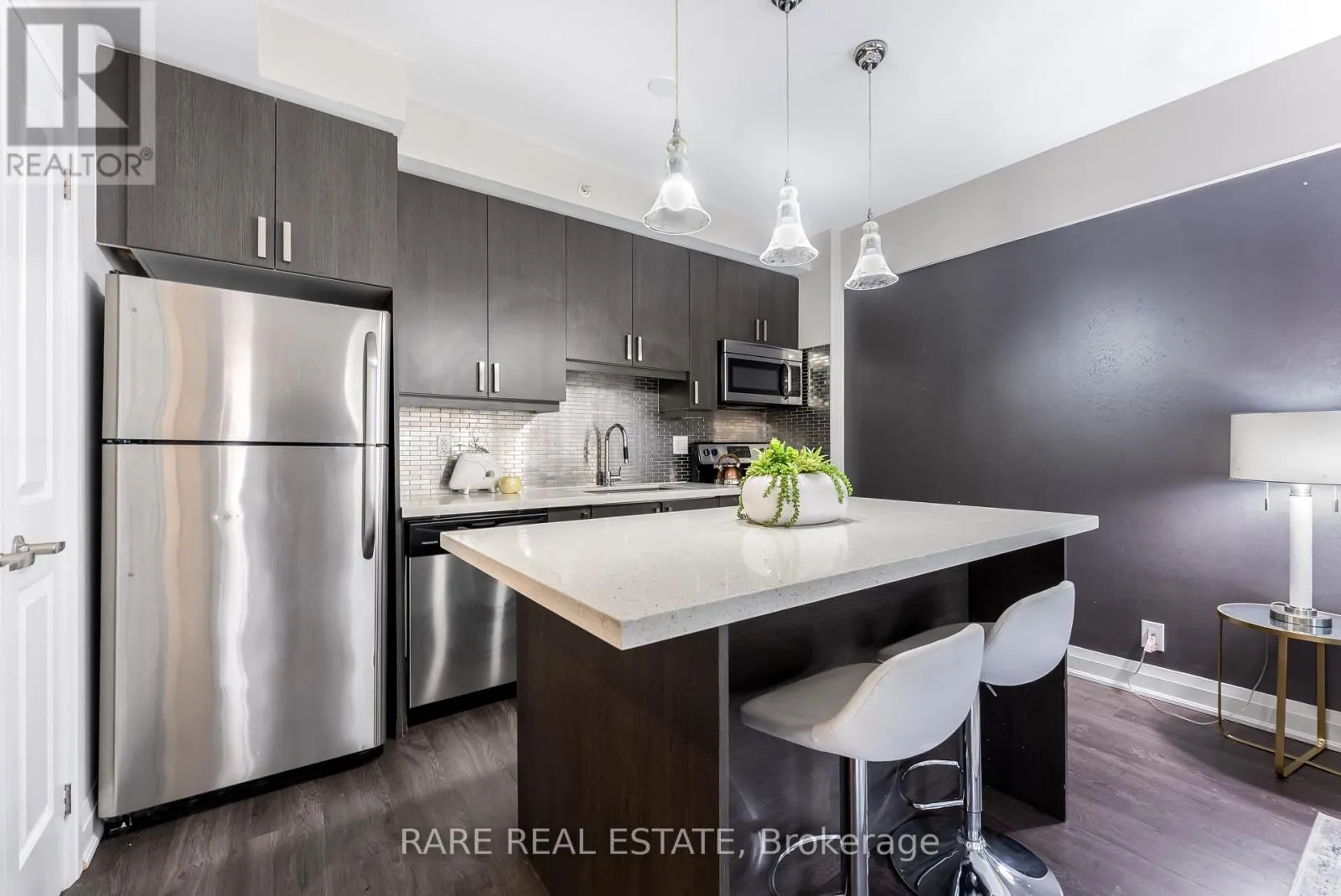 118 - 24 WOODSTREAM BOULEVARD