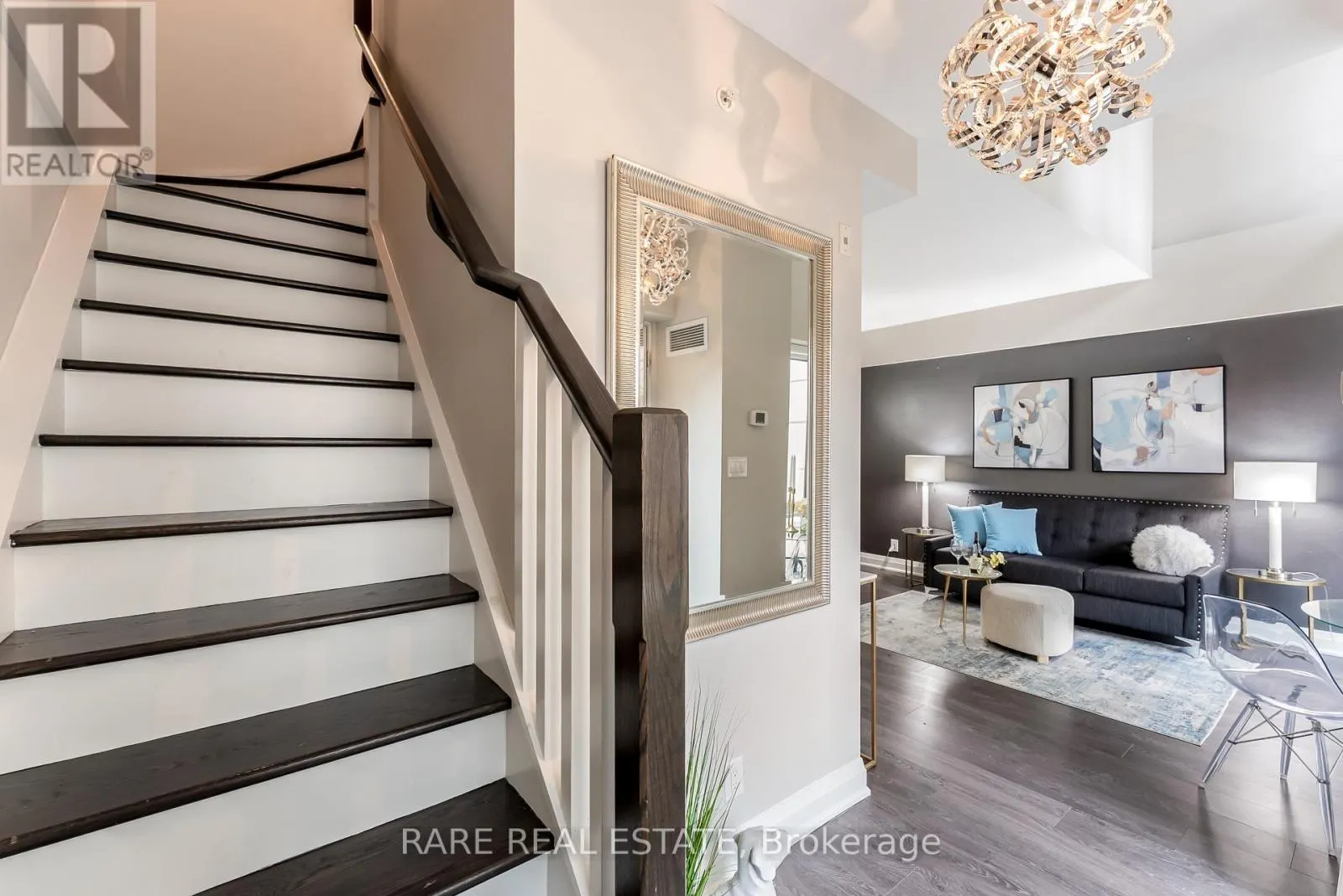 118 - 24 WOODSTREAM BOULEVARD