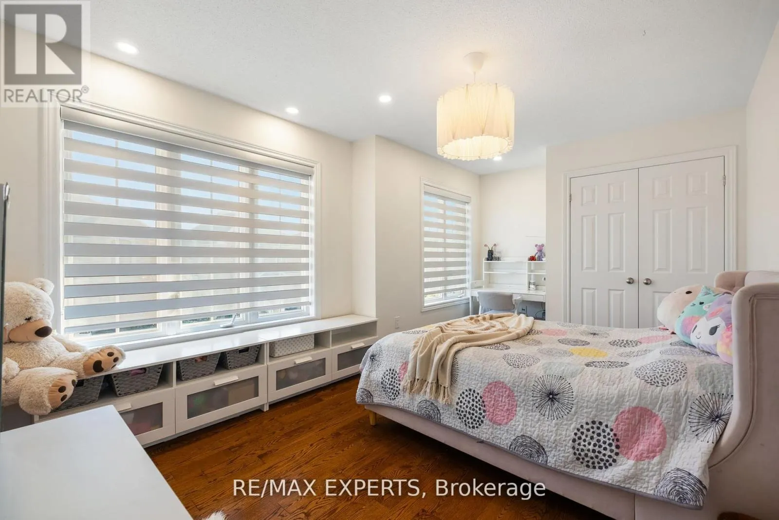 40 HERON HOLLOW AVENUE