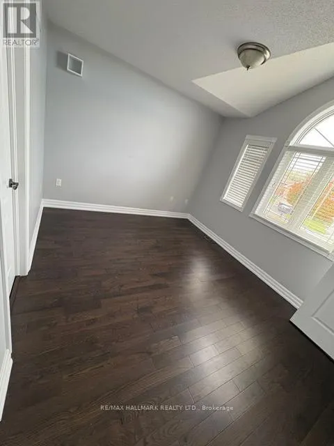 MAIN - 19 WYMAN CRESCENT