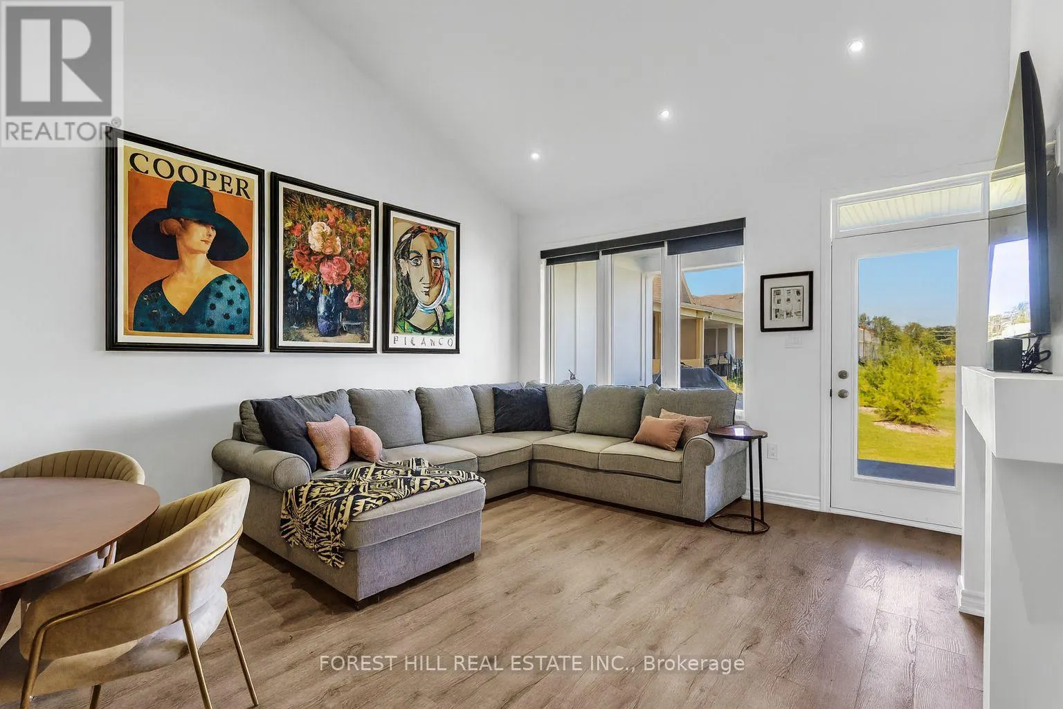 742 - 742 TRUMBLEY PLACE S