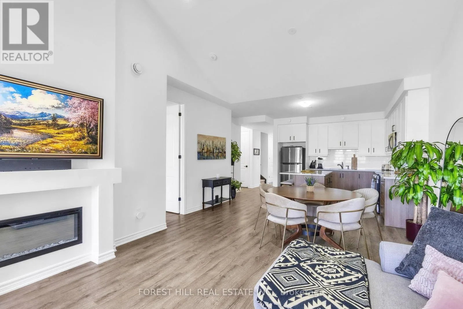 742 - 742 TRUMBLEY PLACE S