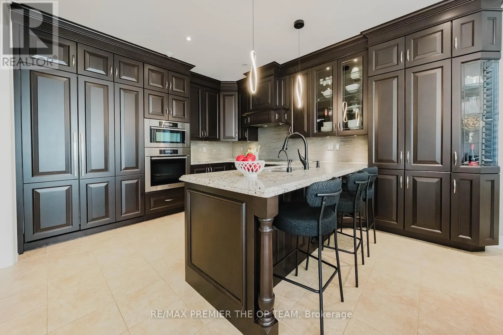 226 VIA BORGHESE STREET