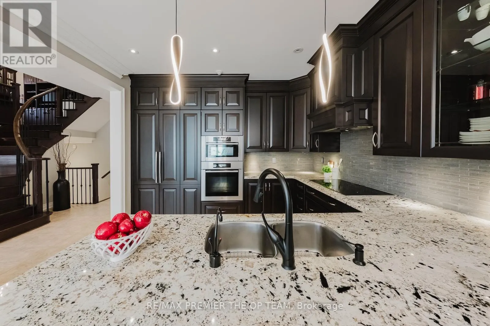 226 VIA BORGHESE STREET